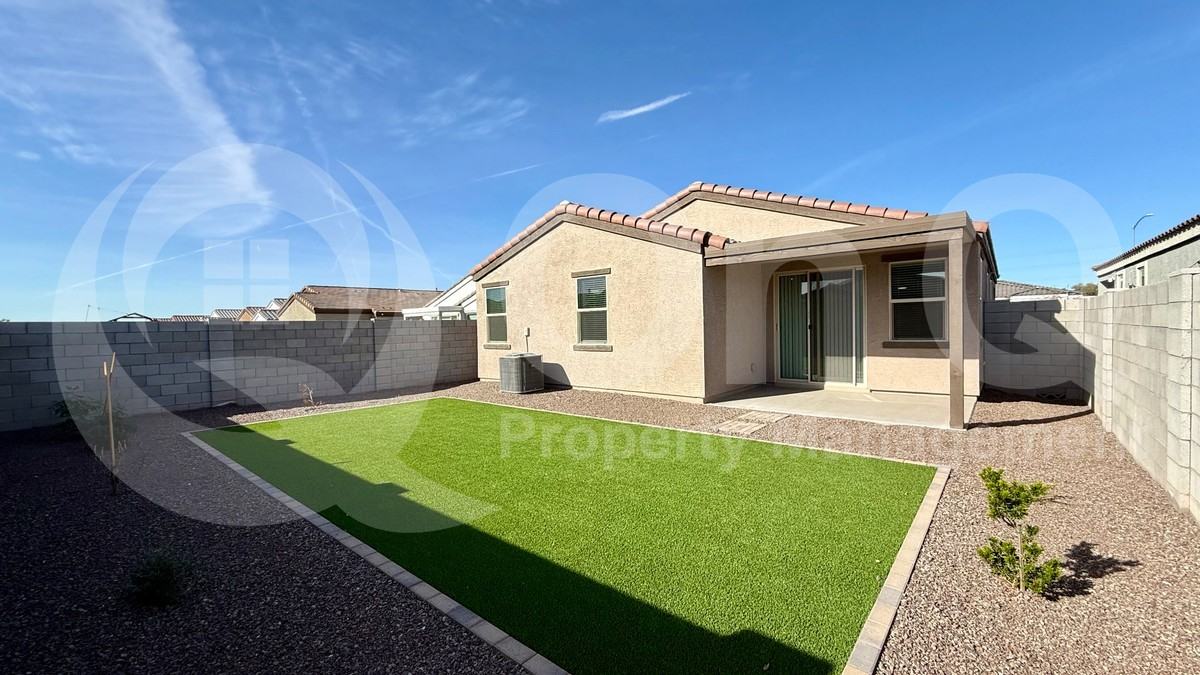 8343 W Illini St - Photo 4 of 20