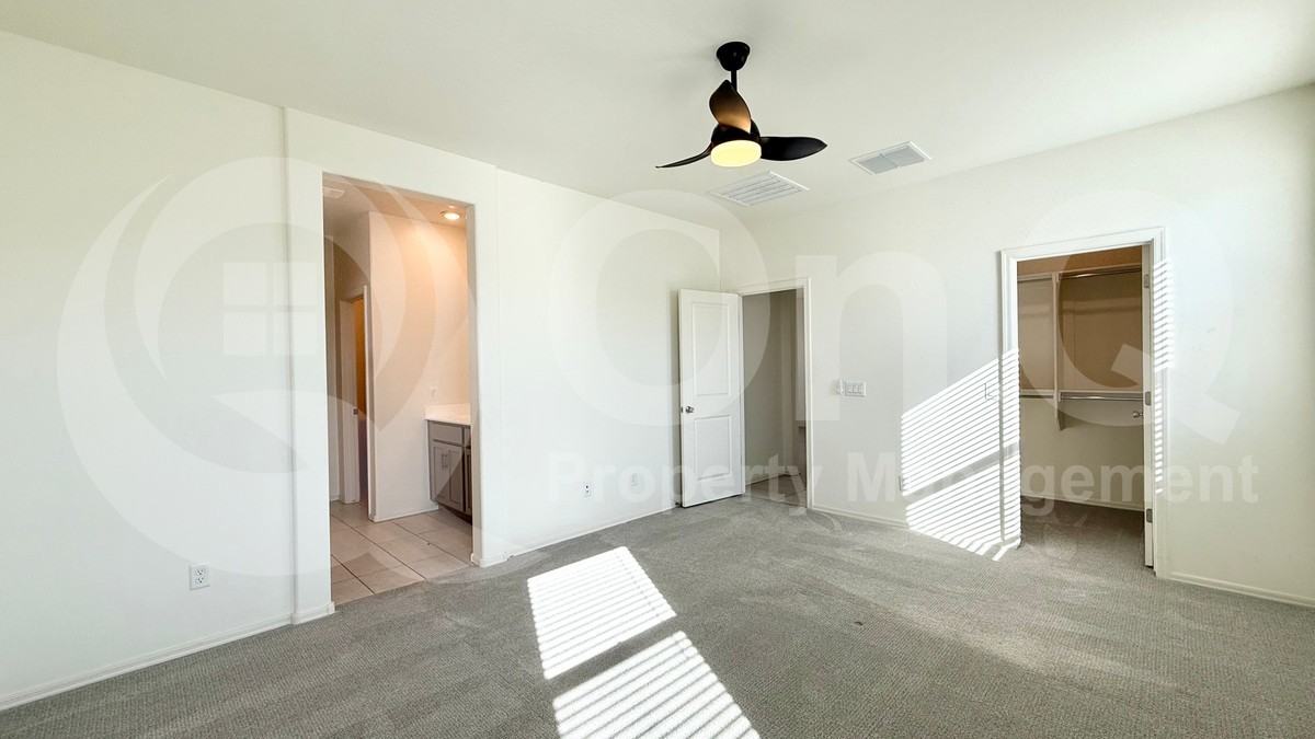 8343 W Illini St - Photo 7 of 20