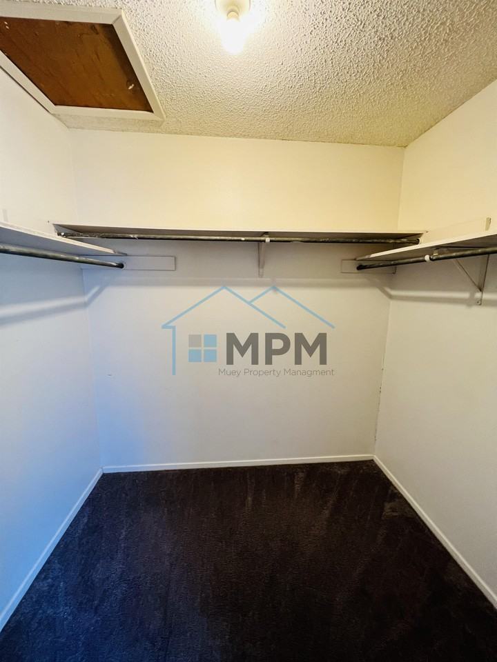 9 Briarwood Cir #1 - Photo 5 of 13