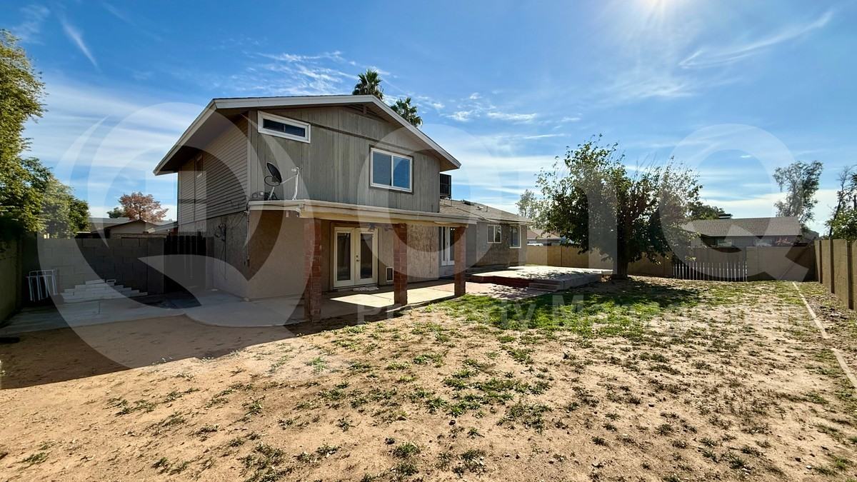 15410 N 60th Ave - Photo 3 of 4