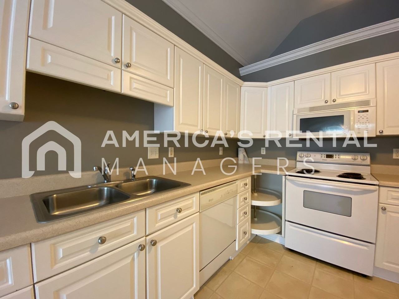 5732 Colony Ln - Photo 7 of 34