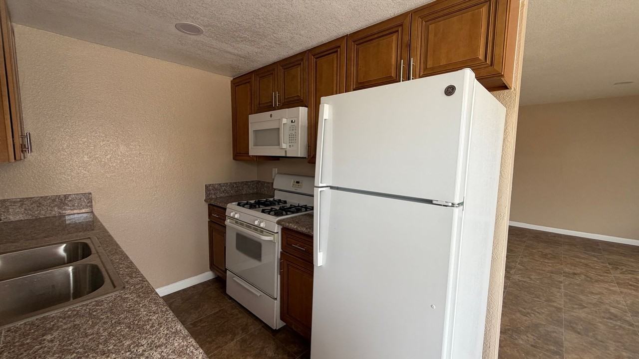 1447 Pumalo St #2 - Photo 5 of 17