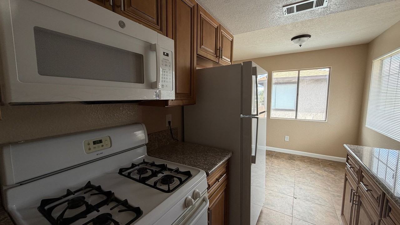 1447 Pumalo St #2 - Photo 6 of 17