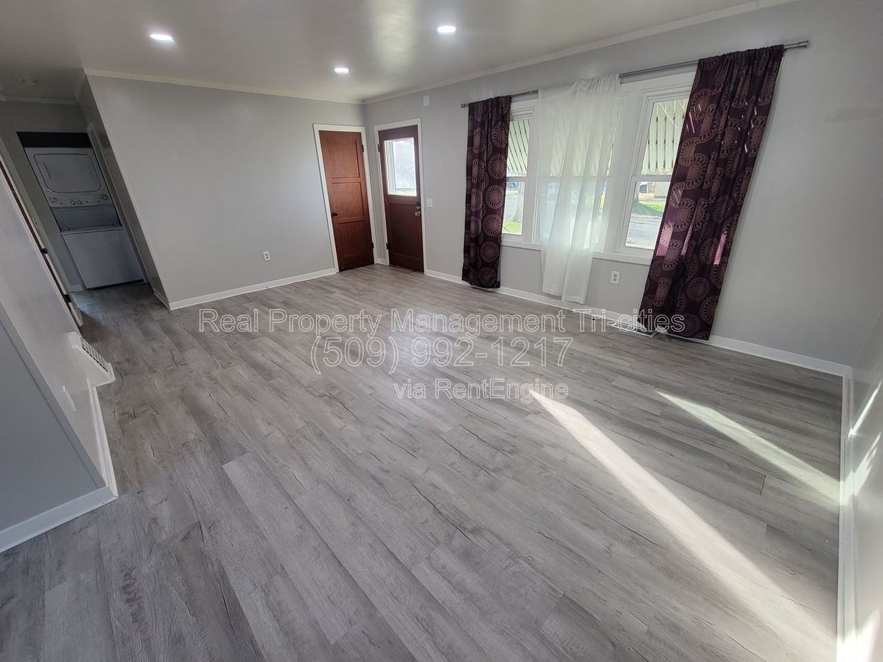 400/402 Barth Ave #400A - Photo 4 of 14