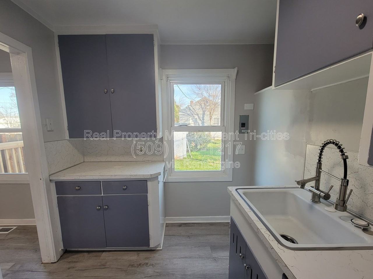 400/402 Barth Ave #400A - Photo 6 of 14