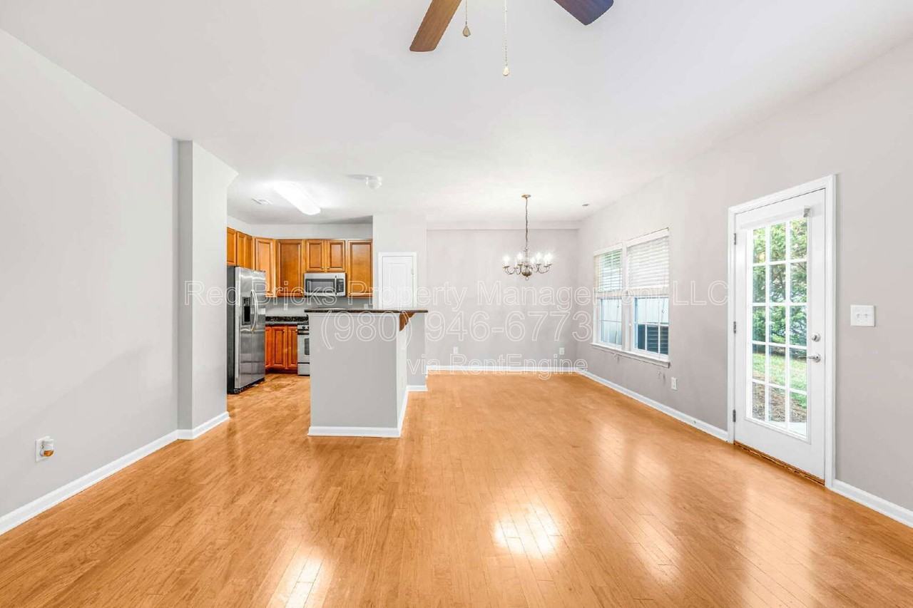 11937 Elizabeth Madison Ct - Photo 5 of 19