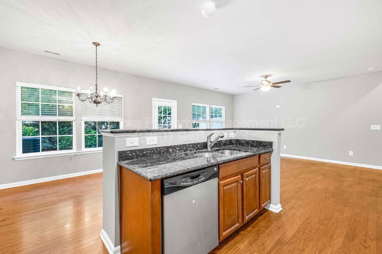 11937 Elizabeth Madison Ct - Photo 7 of 19