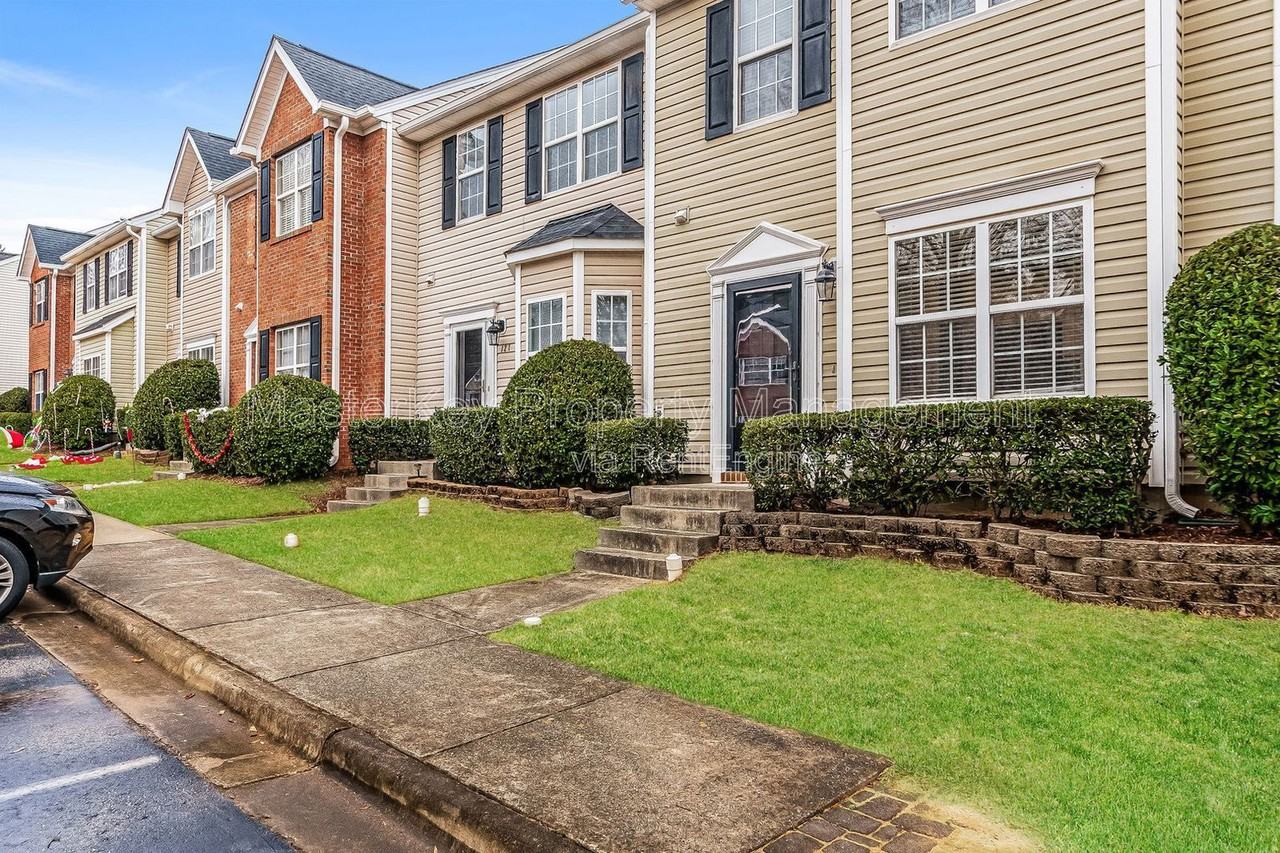 123 Baberton Dr - Photo 2 of 28