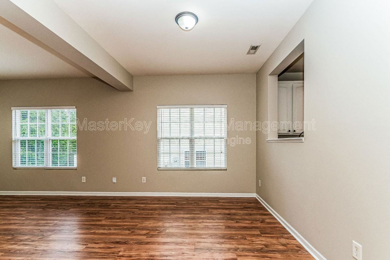 123 Baberton Dr - Photo 7 of 28