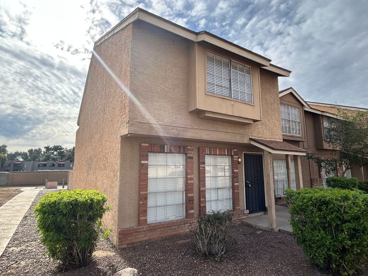 5827 N 59th Dr - Photo 2 of 17