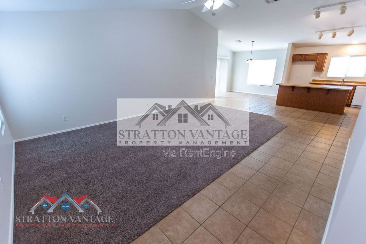 17739 W Redfield Rd - Photo 6 of 37