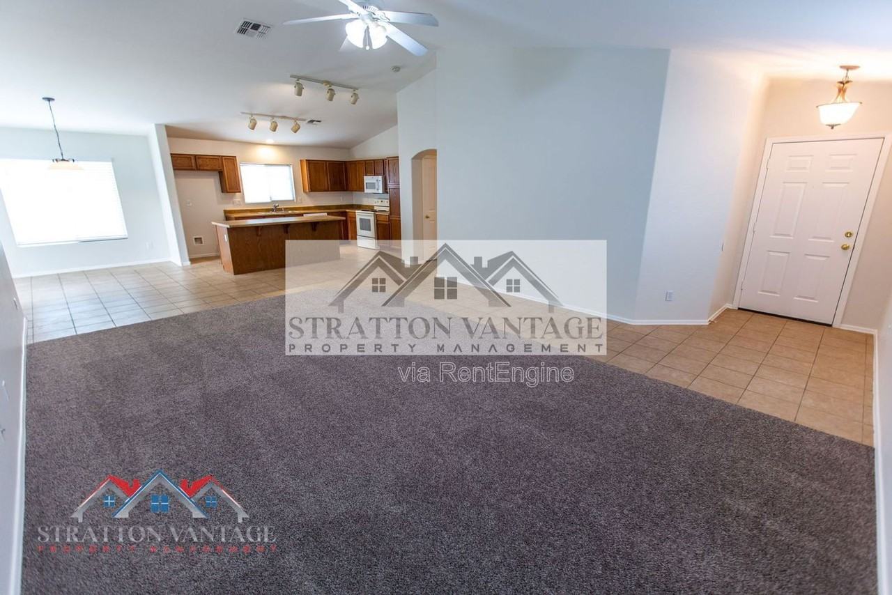 17739 W Redfield Rd - Photo 7 of 37