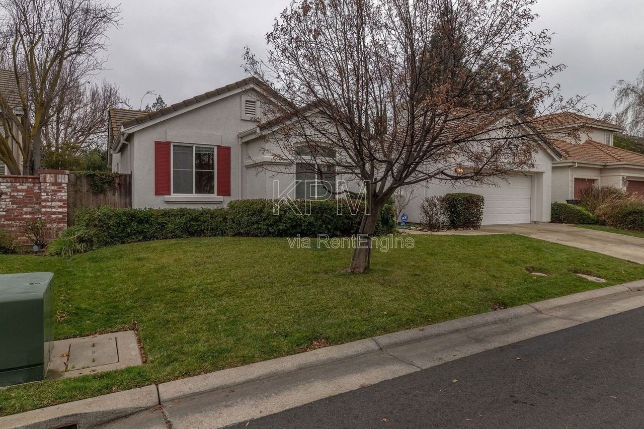 4142 Pinehurst Cir - Photo 2 of 32