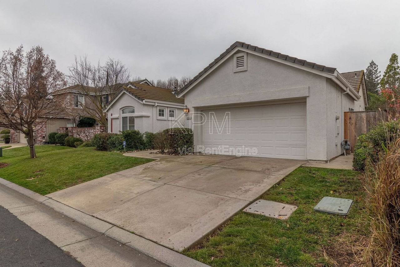 4142 Pinehurst Cir - Photo 3 of 32