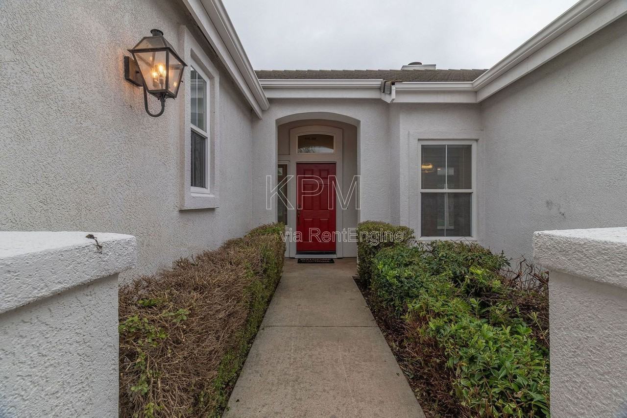 4142 Pinehurst Cir - Photo 4 of 32