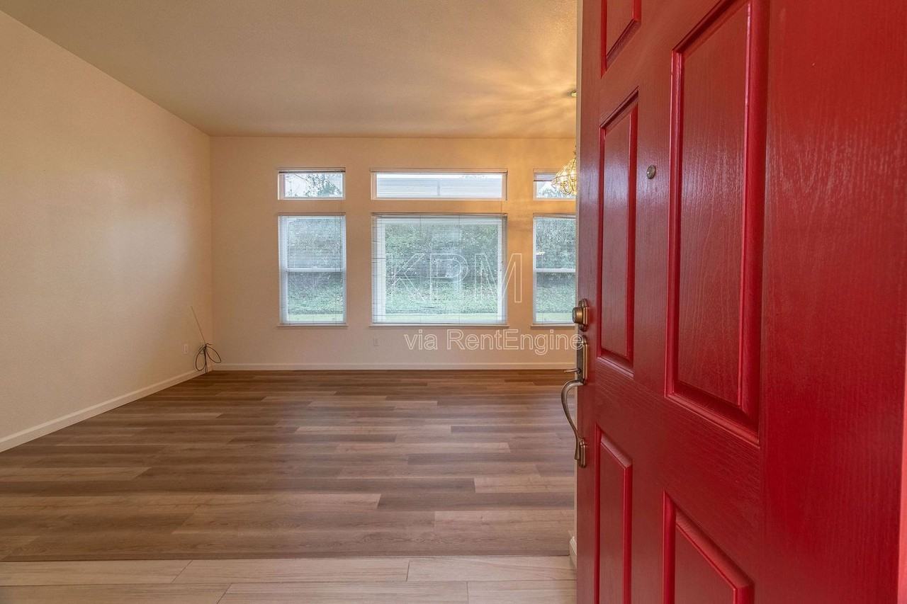 4142 Pinehurst Cir - Photo 5 of 32