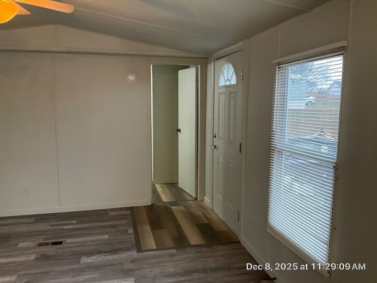 108 Eakins Dr - Photo 5 of 18