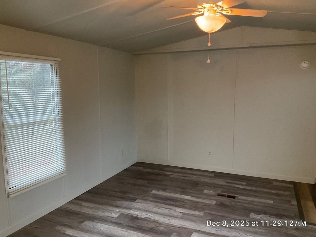 108 Eakins Dr - Photo 6 of 18