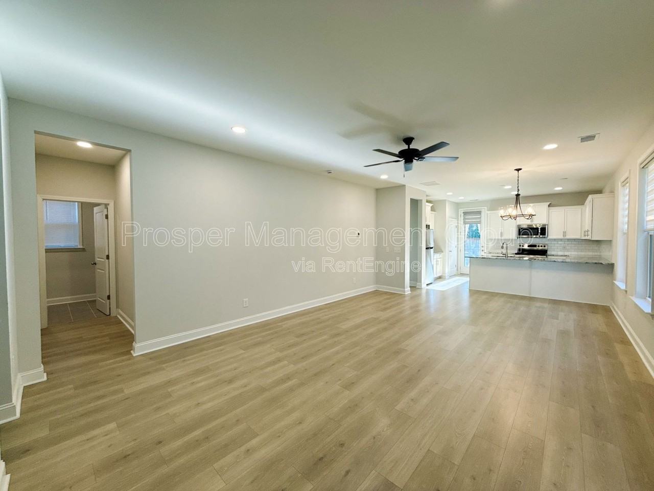 8650 Windsor Hill Blvd - Photo 4 of 27