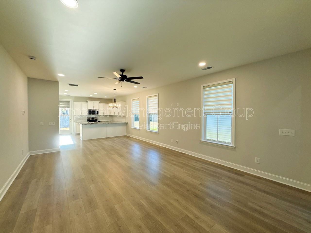 8650 Windsor Hill Blvd - Photo 5 of 27