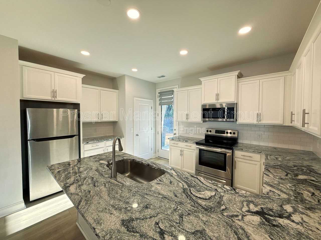 8650 Windsor Hill Blvd - Photo 7 of 27