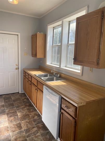 616 Vaughn Ave #1 - Photo 7 of 8