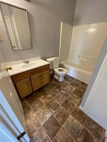 616 Vaughn Ave #1 - Photo 3 of 8