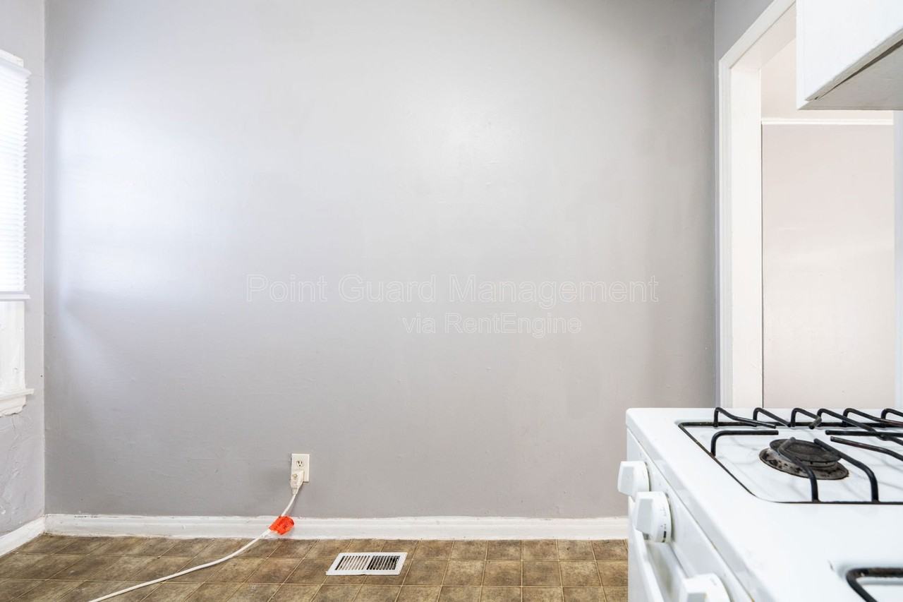 1728 N Holyoke Ave #3 - Photo 3 of 18
