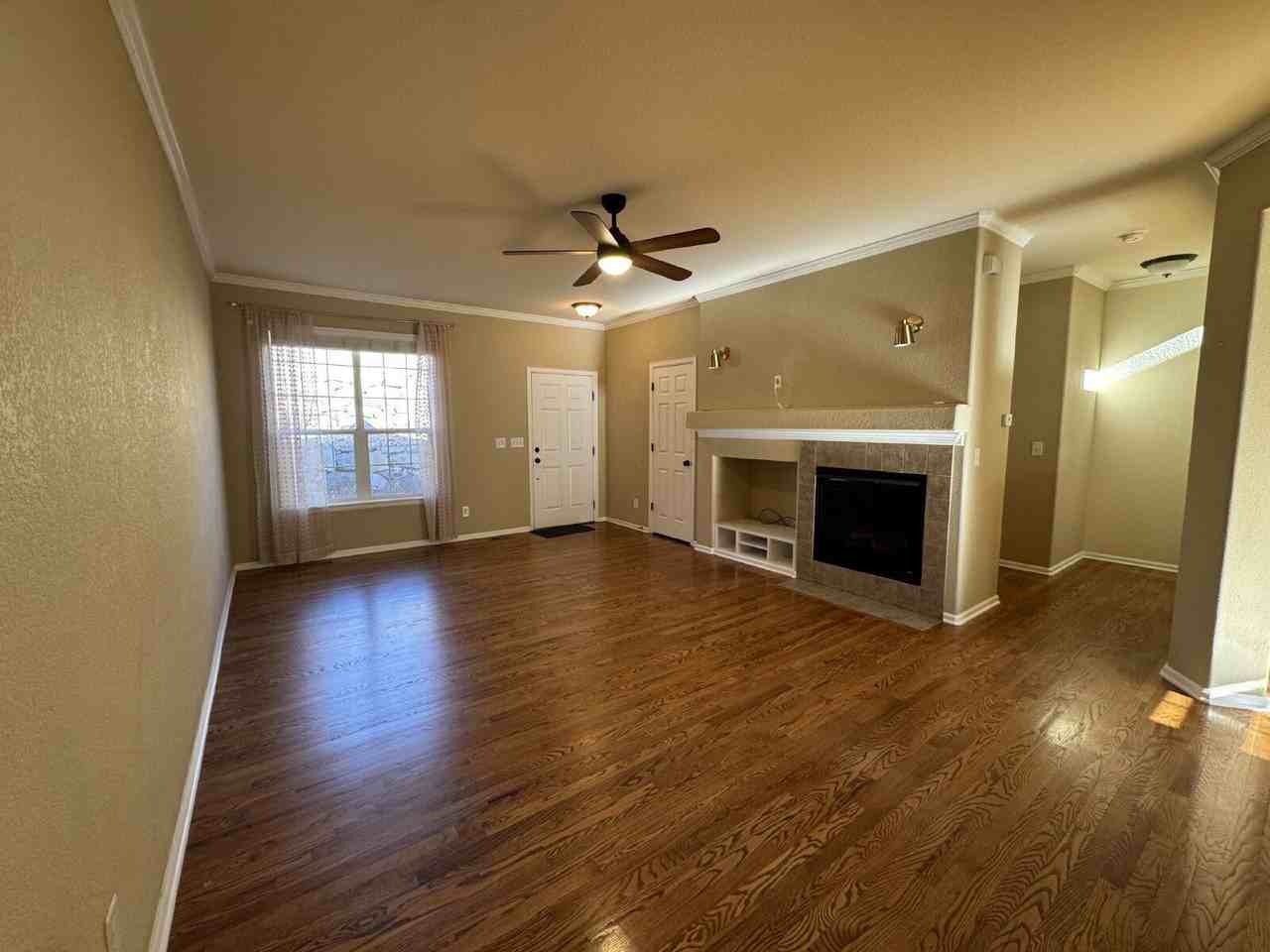 631 Hanging Rock Pl - Photo 3 of 34