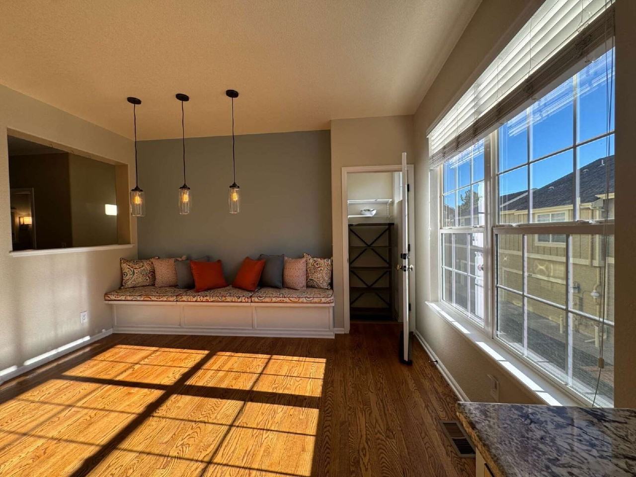 631 Hanging Rock Pl - Photo 7 of 34