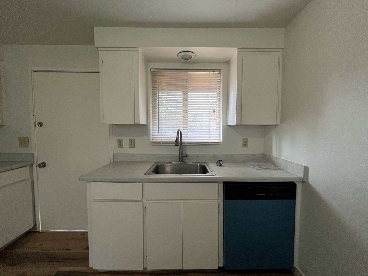 1408 Village Park Pl - Photo 7 of 30