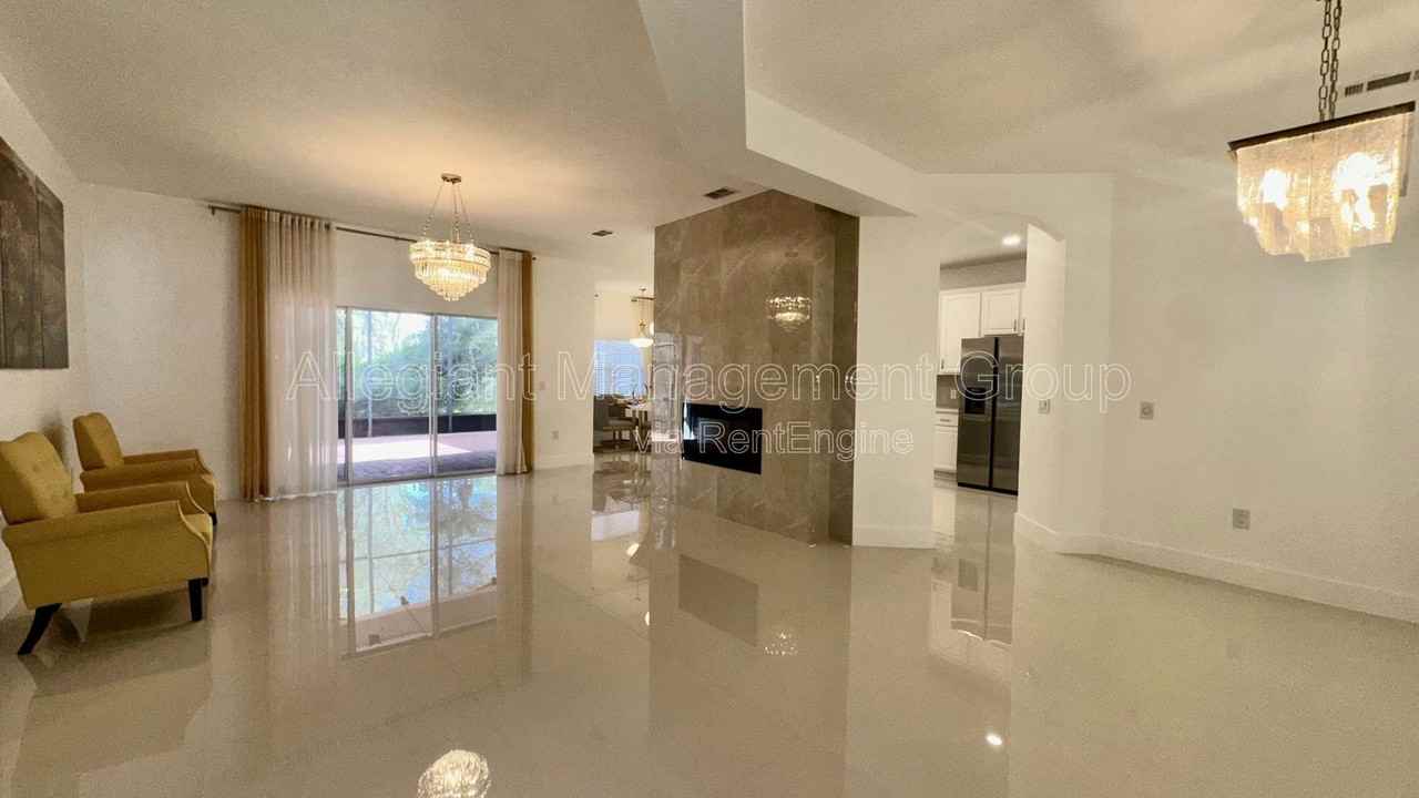 759 Largo Pass - Photo 3 of 24