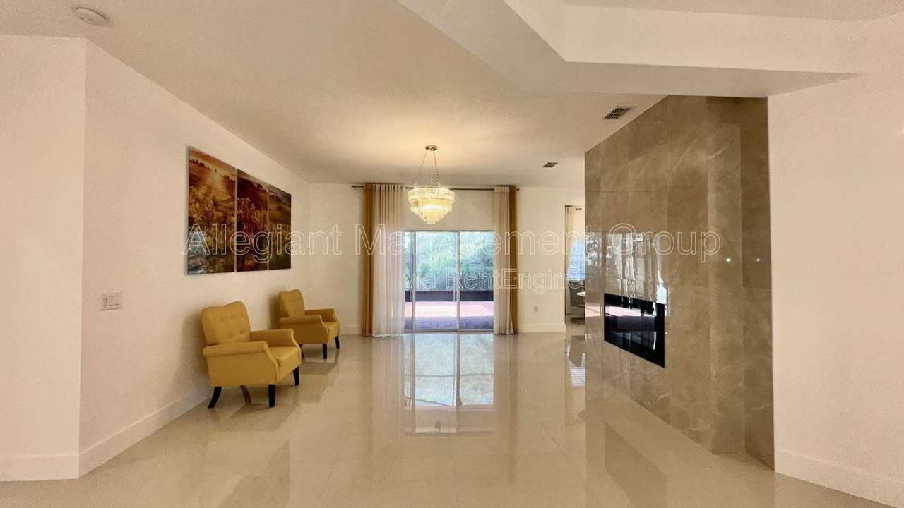 759 Largo Pass - Photo 6 of 24