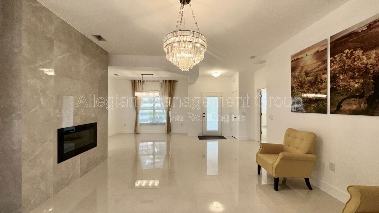 759 Largo Pass - Photo 7 of 24