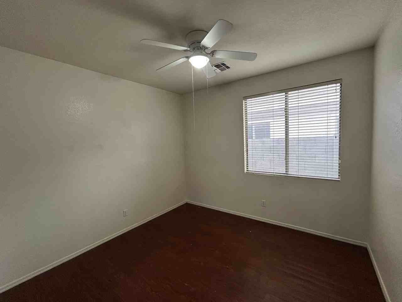 2202 W Carter Rd - Photo 7 of 22