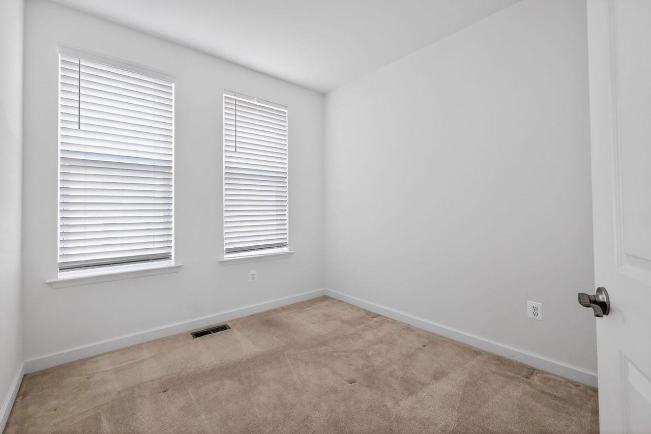 9908 Wood Edge Way - Photo 4 of 16