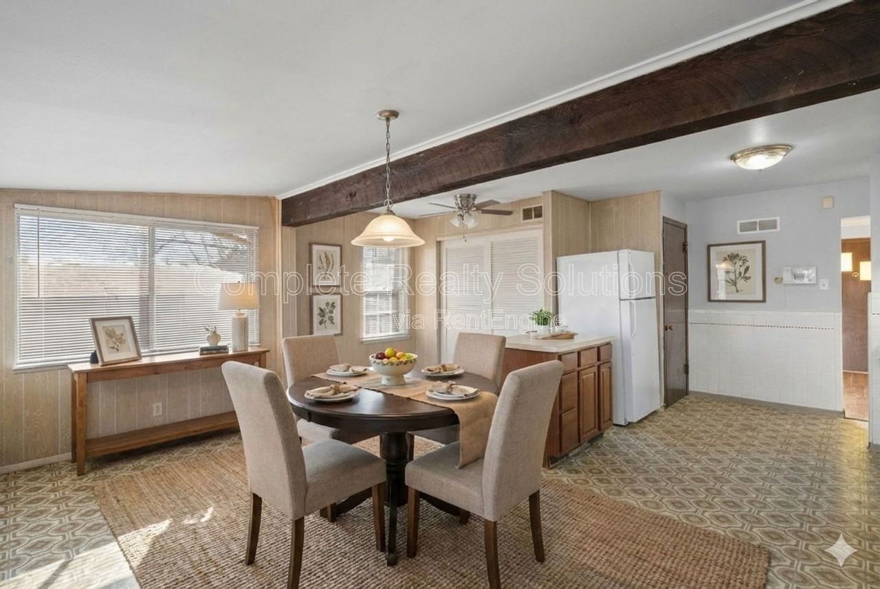 1509 Fathom Dr - Photo 3 of 31