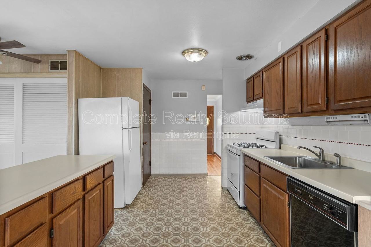 1509 Fathom Dr - Photo 6 of 31