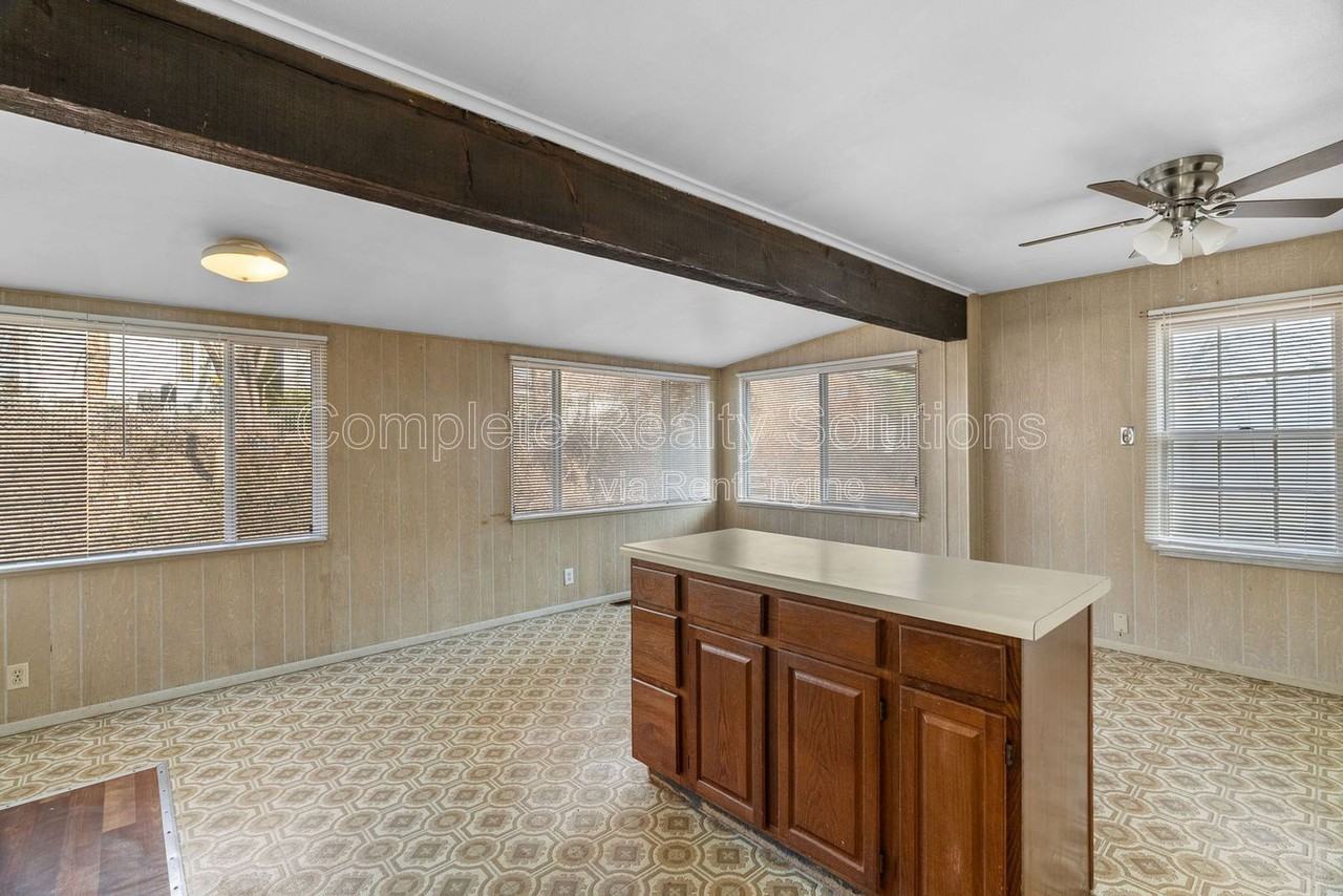 1509 Fathom Dr - Photo 7 of 31