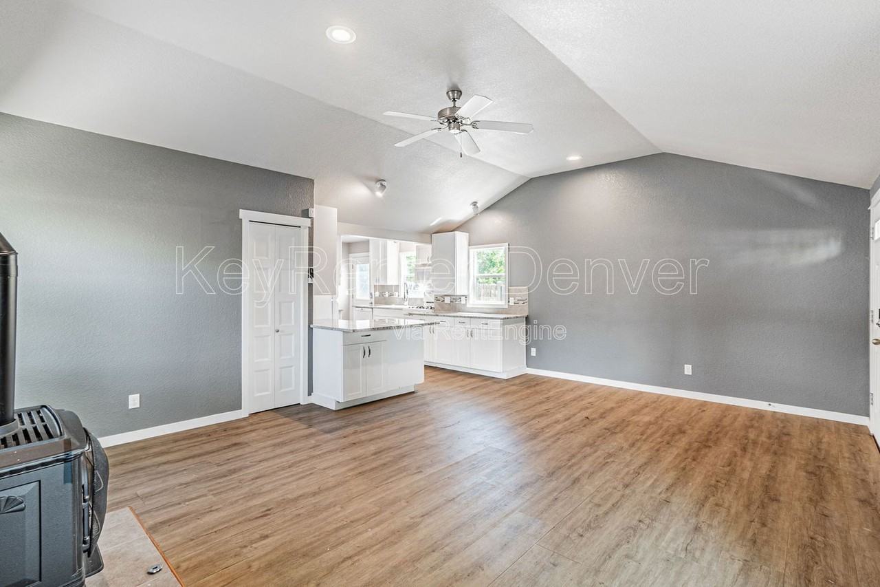 6405 W Jefferson Pl - Photo 5 of 48