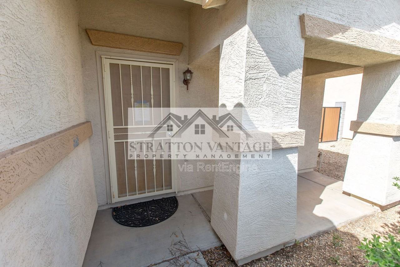 9630 W Kingman St - Photo 6 of 39