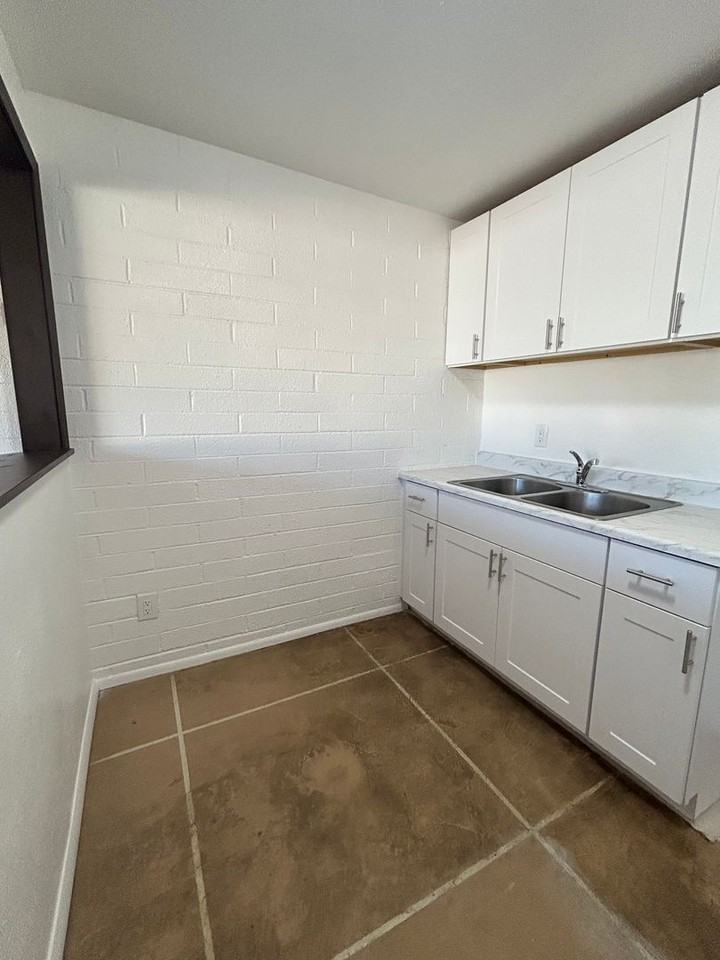 201-211 W Kelso St, Tucson, AZ 85705 - Photo 2 of 29