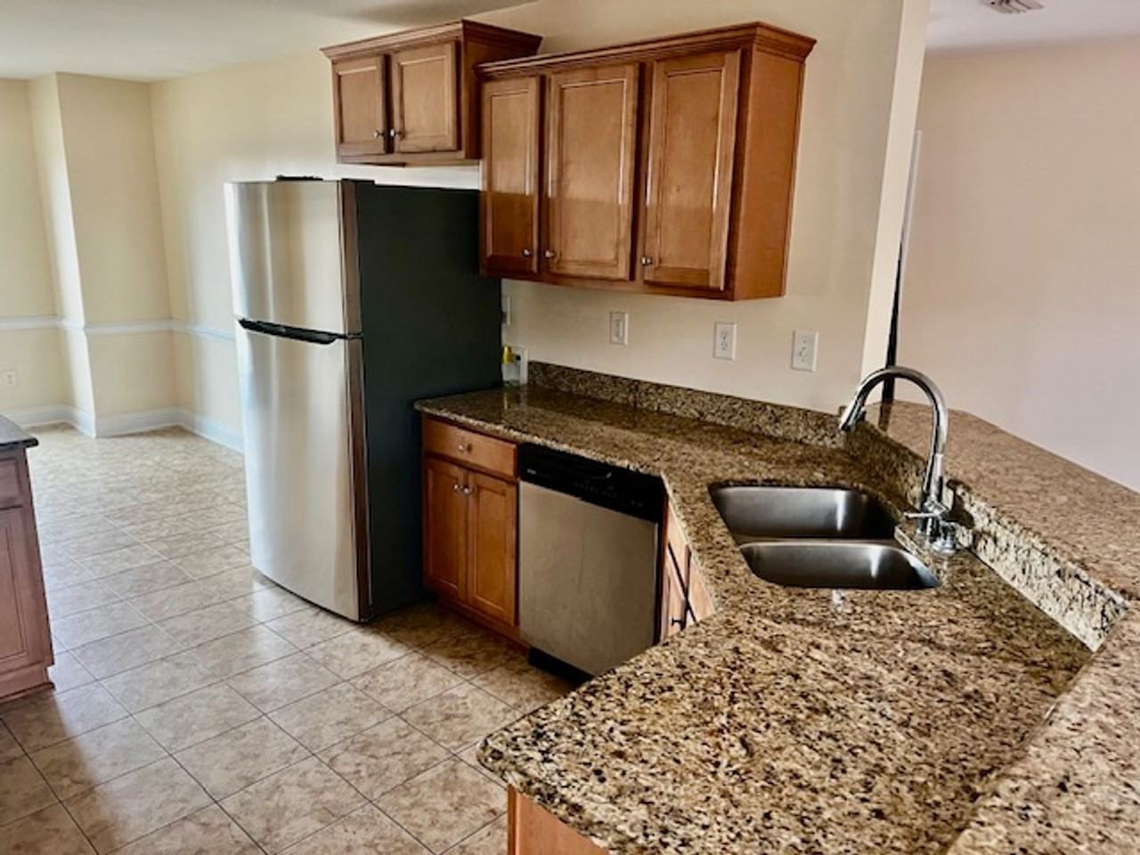 9030 Dawes Oak Dr - Photo 3 of 21