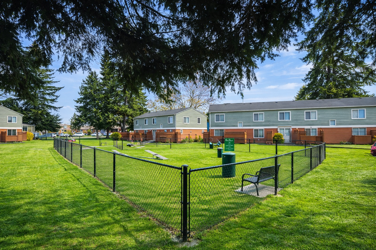 Pacific Walk Townhomes - Photo 4 of 4