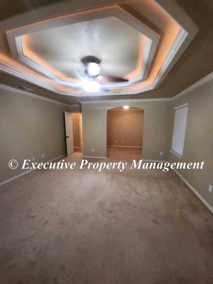 2906 Traditions Dr - Photo 6 of 20