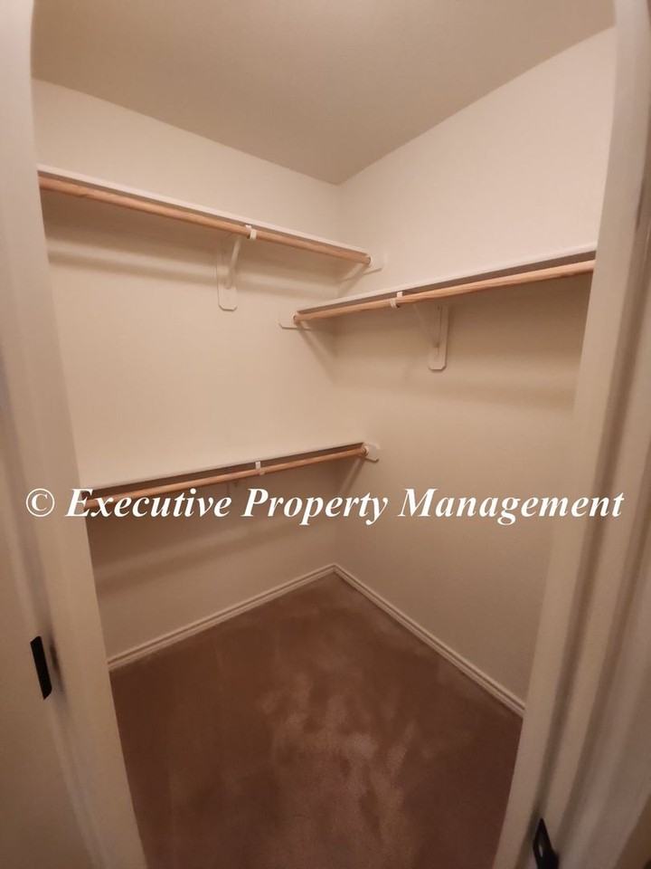 2906 Traditions Dr - Photo 7 of 20