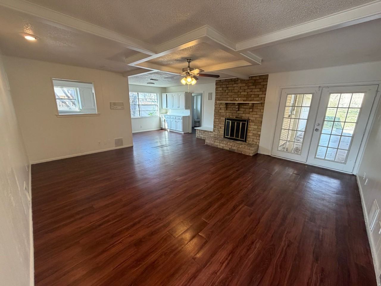 1202 Capetown Dr - Photo 4 of 20