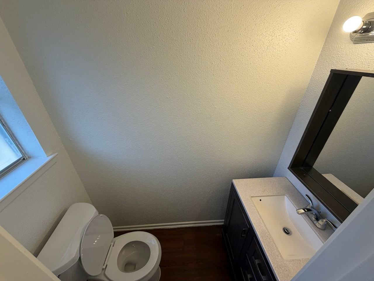 1202 Capetown Dr - Photo 5 of 20