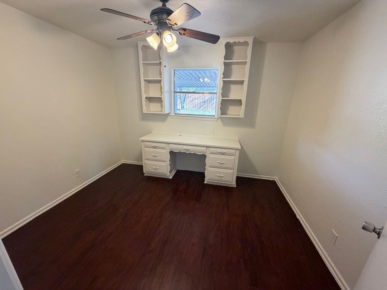 1202 Capetown Dr - Photo 6 of 20