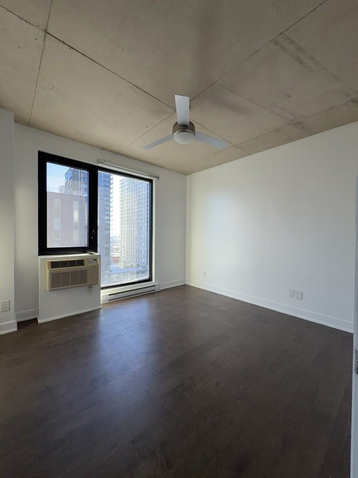 1414 Rue Chomedey #1409 - Photo 7 of 20